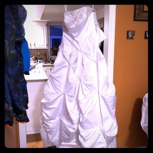 Brand new with tags wedding dress size 14
